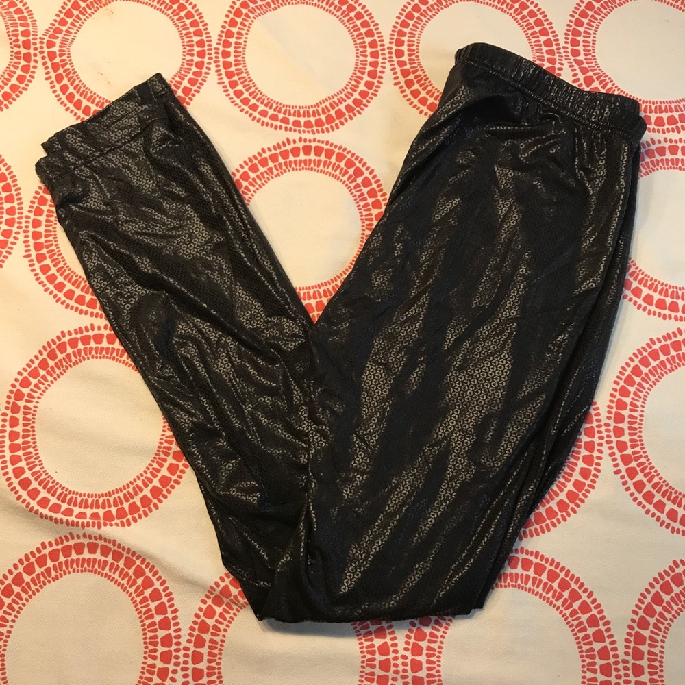 Candie's Black Shiny Leggings